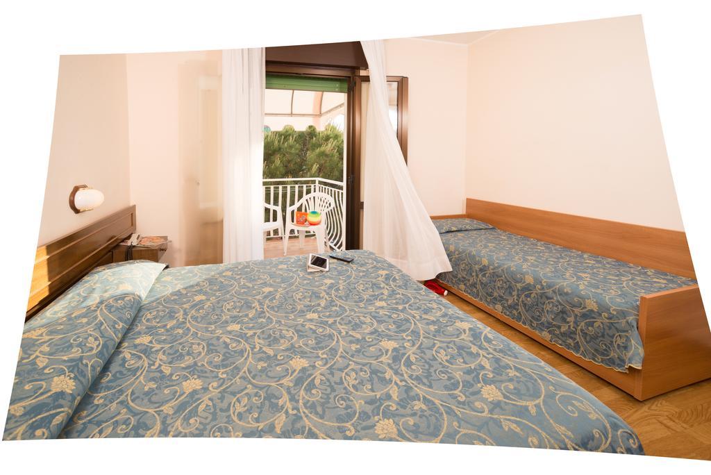 לידו די ג'סולו Hotel Trevi חדר תמונה