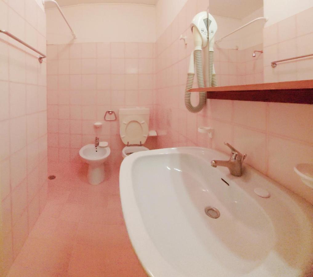 לידו די ג'סולו Hotel Trevi מראה חיצוני תמונה