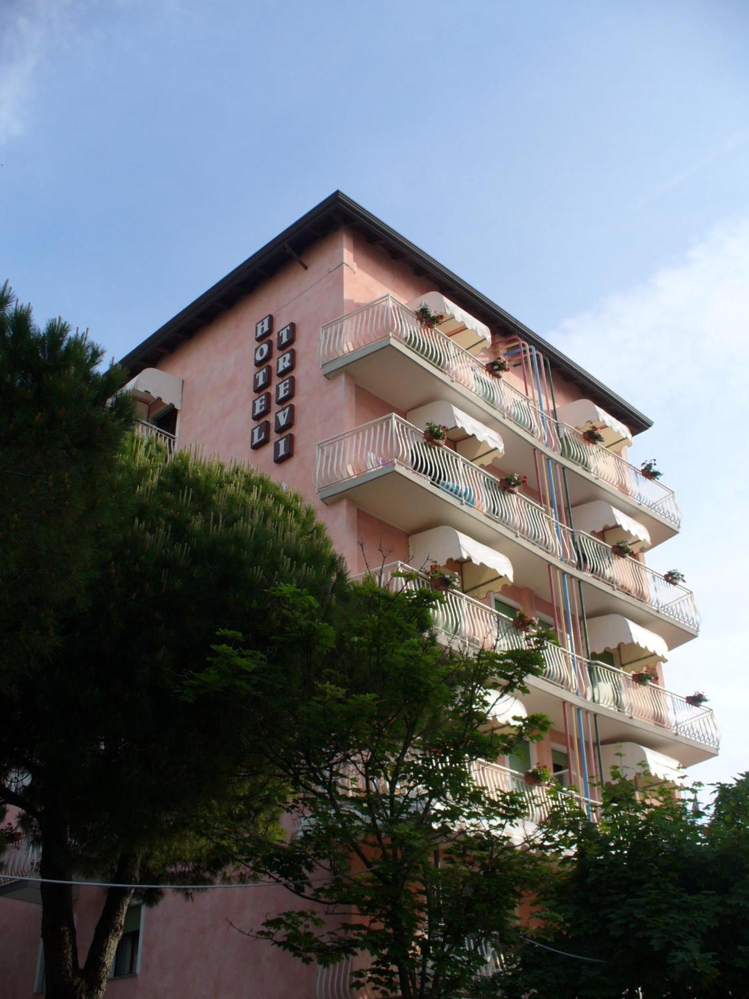 לידו די ג'סולו Hotel Trevi מראה חיצוני תמונה
