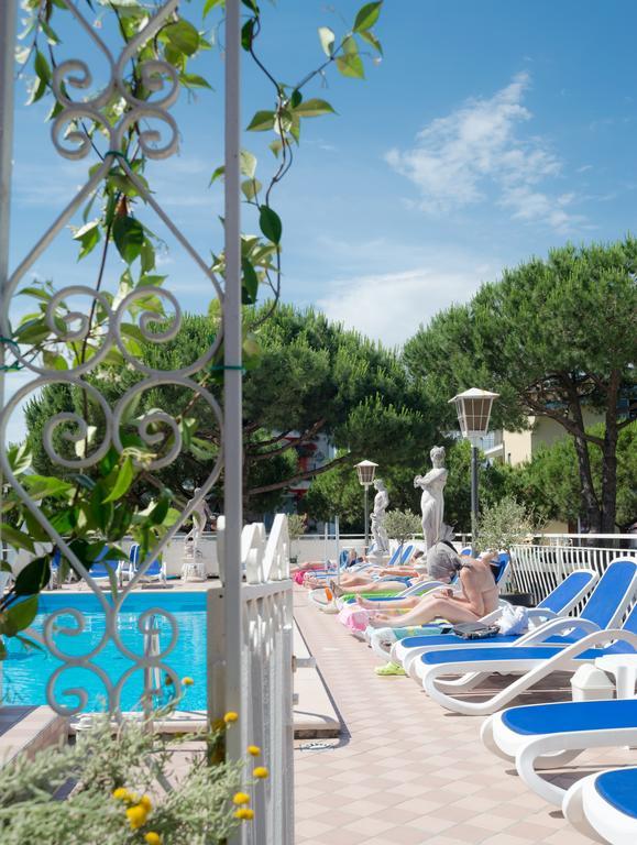 לידו די ג'סולו Hotel Trevi מראה חיצוני תמונה
