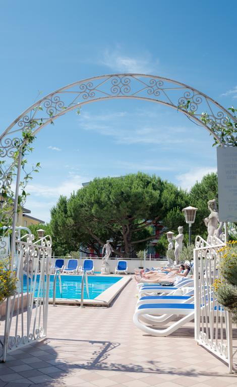לידו די ג'סולו Hotel Trevi מראה חיצוני תמונה