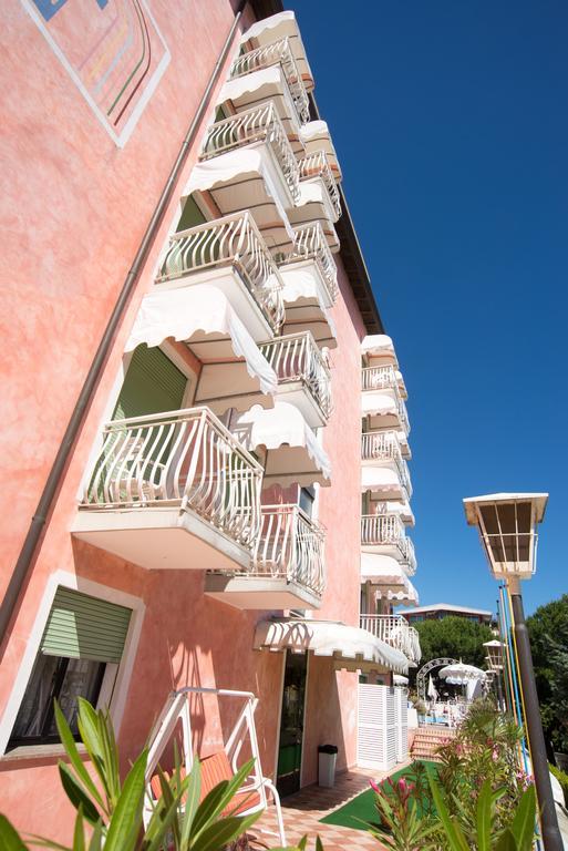 לידו די ג'סולו Hotel Trevi מראה חיצוני תמונה