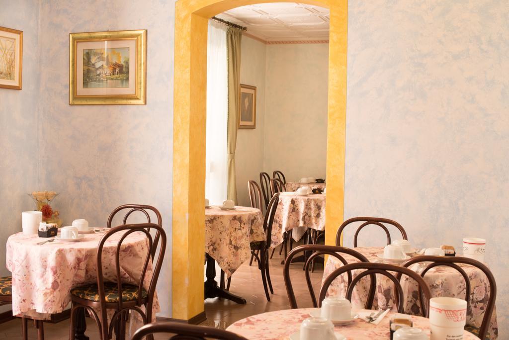 לידו די ג'סולו Hotel Trevi מראה חיצוני תמונה