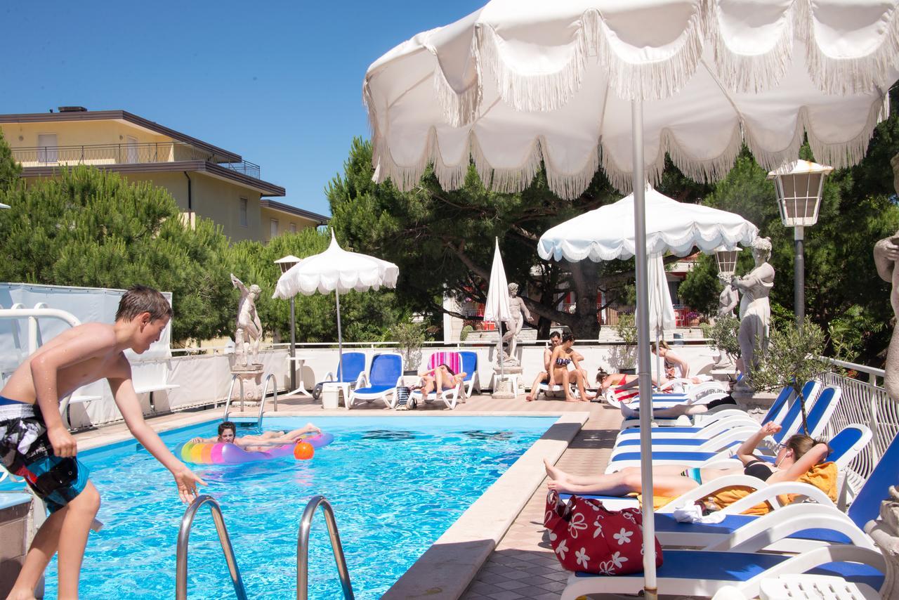 לידו די ג'סולו Hotel Trevi מראה חיצוני תמונה